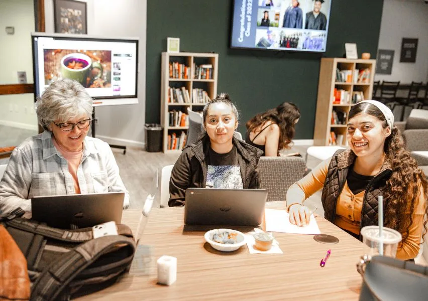 Students receiving tutoring at the Phoenix HUB